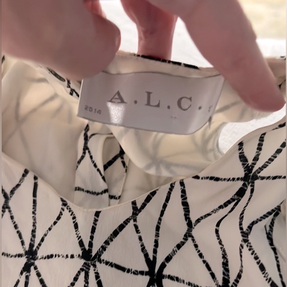 A.L.C,Luxury 100% Silk,(MSRP $311 on Revolve), Black & Cream Geo Design,EUC - Picture 2 of 10